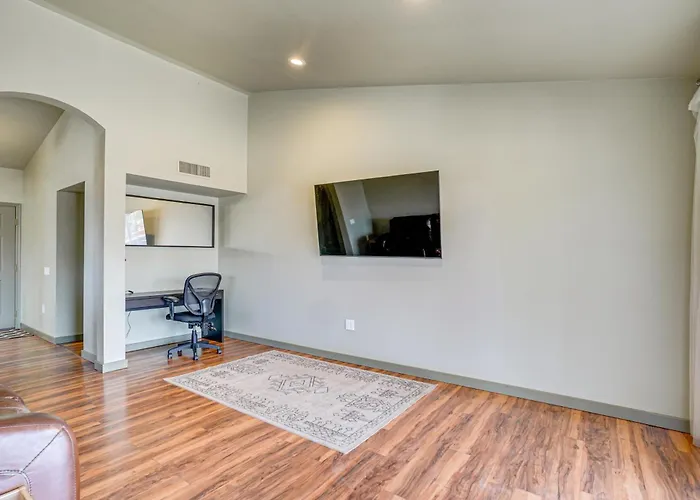 Families Welcome! Dog-friendly Glendale Ferienhaus Sun City West