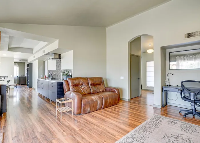 Families Welcome! Dog-friendly Glendale *