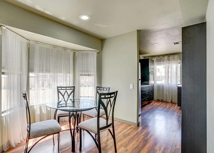 Families Welcome! Dog-friendly Glendale Sun City West